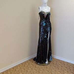 Nwt Alyce Paris size 2 prom dress